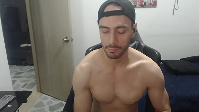 Snapshot of samuelgarcia_ chatting on 12-22-25, 09:39 samuelgarcia online show from 12-22-25, 09:39