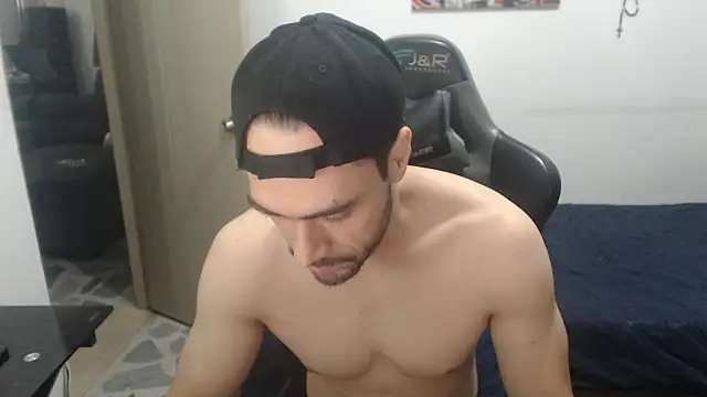 Snapshot of samuelgarcia_ chatting on 03-06-26, 10:34 samuelgarcia online show from 03-06-26, 10:34