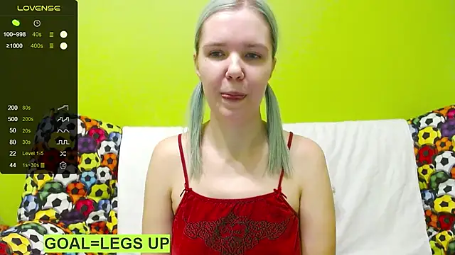 Snapshot of Ultra_Meow chatting on 02-05-25, 05:20 Ultra Meow online show from 02-05-25, 05:20