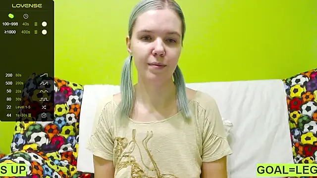 Snapshot of Ultra_Meow chatting on 02-05-25, 06:59 Ultra Meow online show from 02-05-25, 06:59