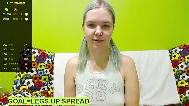 Snapshot of Ultra_Meow chatting on 02-11-25, 12:17 Ultra Meow online show from 02-11-25, 12:17