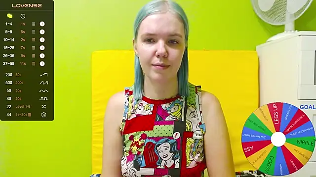 Snapshot of Ultra_Meow chatting on 10-20-25, 07:36 Ultra Meow online show from 10-20-25, 07:36