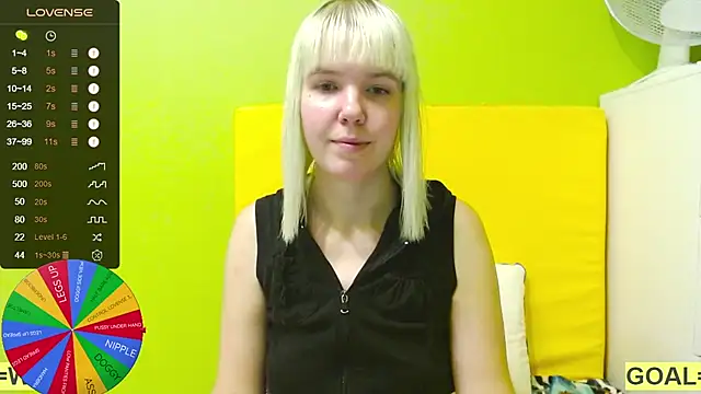 Snapshot of Ultra_Meow chatting on 12-16-25, 12:26 Ultra Meow online show from 12-16-25, 12:26