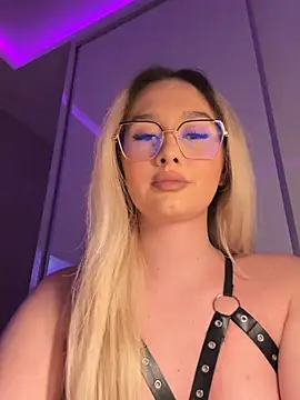 mollyxxx online show from 04-30-26, 01:23