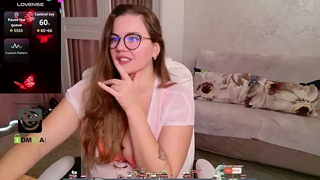 KellyKleine online show from 11-04-25, 09:41