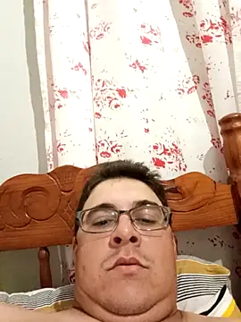 Snapshot of Edsondsos chatting on 03-10-26, 11:43 Edsondsos online show from 03-10-26, 11:43