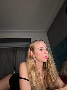 Snapshot of RockQueen_A chatting on 01-21-25, 05:49 RockQueen A online show from 01-21-25, 05:49