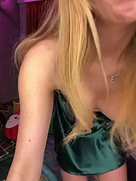 Snapshot of RockQueen_A chatting on 01-24-25, 06:03 RockQueen A online show from 01-24-25, 06:03