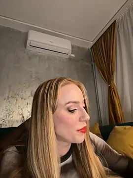 Snapshot of RockQueen_A chatting on 10-21-25, 03:24 RockQueen A online show from 10-21-25, 03:24