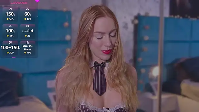 Snapshot of RockQueen_A chatting on 11-04-25, 05:39 RockQueen A online show from 11-04-25, 05:39