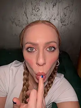 Snapshot of RockQueen_A chatting on 12-03-25, 04:53 RockQueen A online show from 12-03-25, 04:53