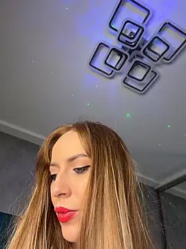 Snapshot of RockQueen_A chatting on 05-19-26, 04:30 RockQueen A online show from 05-19-26, 04:30