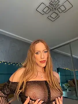 Snapshot of RockQueen_A chatting on 06-10-26, 04:50 RockQueen A online show from 06-10-26, 04:50