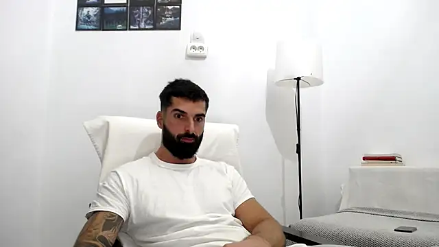 Snapshot of Verycutex chatting on 10-07-25, 03:42 Verycutex online show from 10-07-25, 03:42