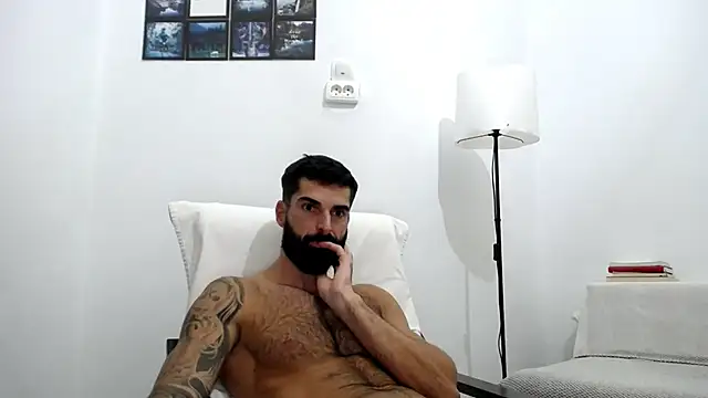 Snapshot of Verycutex chatting on 10-13-25, 02:06 Verycutex online show from 10-13-25, 02:06