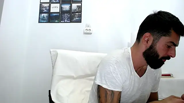 Snapshot of Verycutex chatting on 10-14-25, 07:58 Verycutex online show from 10-14-25, 07:58