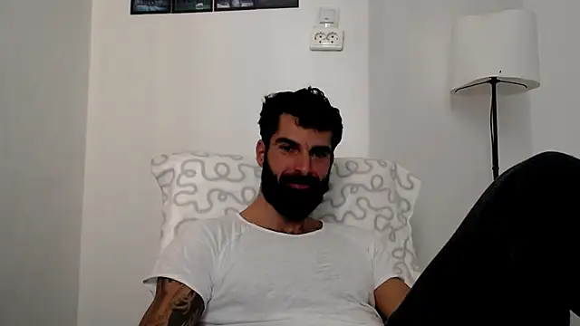 Snapshot of Verycutex chatting on 11-24-25, 08:36 Verycutex online show from 11-24-25, 08:36