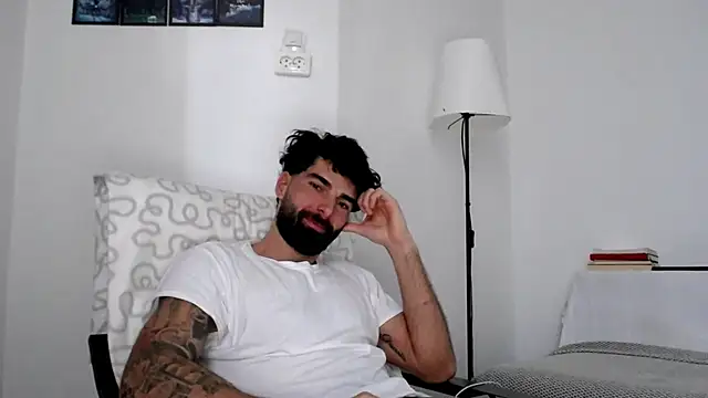 Snapshot of Verycutex chatting on 02-27-26, 08:03 Verycutex online show from 02-27-26, 08:03