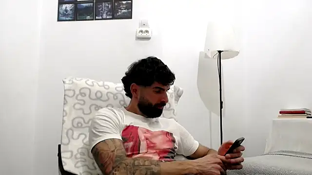 Snapshot of Verycutex chatting on 02-28-26, 04:41 Verycutex online show from 02-28-26, 04:41