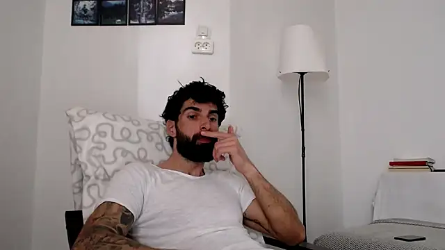 Snapshot of Verycutex chatting on 03-16-26, 07:45 Verycutex online show from 03-16-26, 07:45