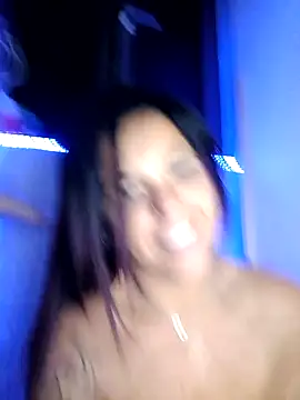 Snapshot of allyson22andy chatting on 12-13-24, 01:15 allyson22andy online show from 12-13-24, 01:15