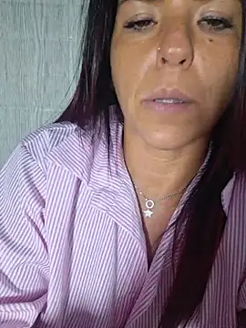 Snapshot of allyson22andy chatting on 12-15-25, 01:10 allyson22andy online show from 12-15-25, 01:10