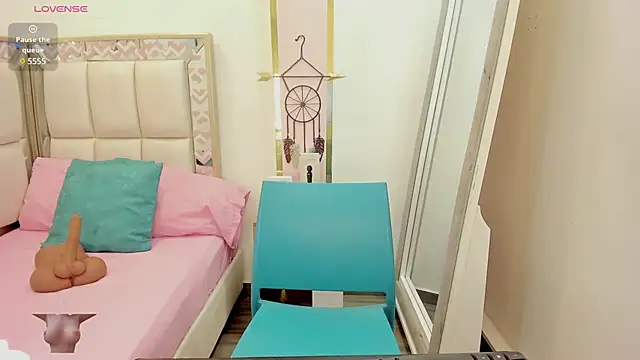 Oriana Davis1 online show from 02-10-25, 08:21