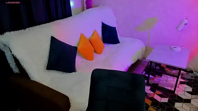 Snapshot of CurlySteph chatting on 03-20-25, 07:57 CurlySteph online show from 03-20-25, 07:57