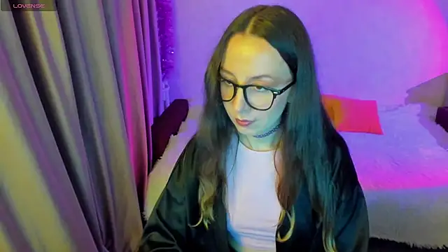 Snapshot of CurlySteph chatting on 09-24-25, 10:35 CurlySteph online show from 09-24-25, 10:35