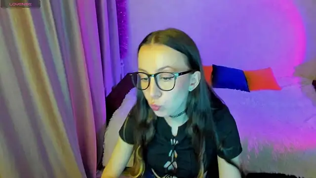 Snapshot of CurlySteph chatting on 09-26-25, 04:11 CurlySteph online show from 09-26-25, 04:11