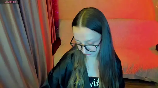 Snapshot of CurlySteph chatting on 10-15-25, 04:29 CurlySteph online show from 10-15-25, 04:29