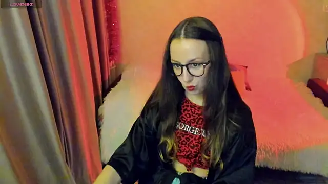 Snapshot of CurlySteph chatting on 10-20-25, 07:14 CurlySteph online show from 10-20-25, 07:14