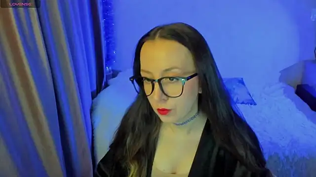 Snapshot of CurlySteph chatting on 10-23-25, 04:39 CurlySteph online show from 10-23-25, 04:39