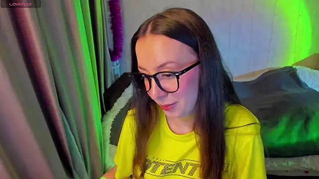 Snapshot of CurlySteph chatting on 11-06-25, 05:58 CurlySteph online show from 11-06-25, 05:58