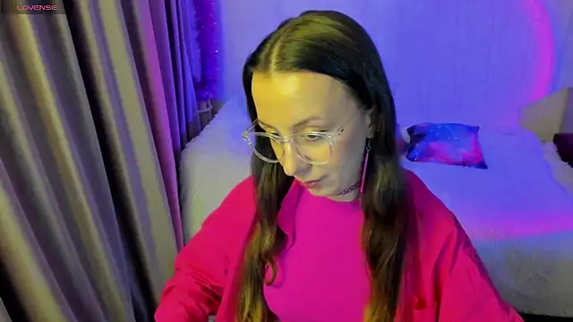 Snapshot of CurlySteph chatting on 11-09-25, 03:54 CurlySteph online show from 11-09-25, 03:54