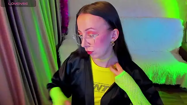 Snapshot of CurlySteph chatting on 01-08-26, 05:26 CurlySteph online show from 01-08-26, 05:26