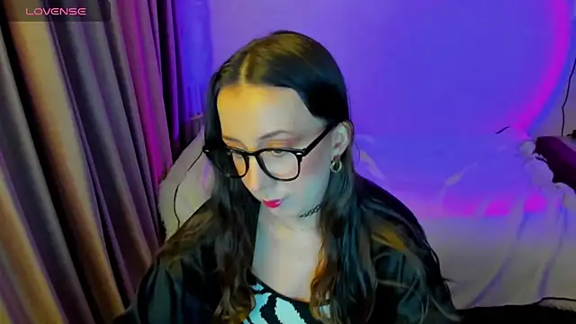 Snapshot of CurlySteph chatting on 03-01-26, 07:27 CurlySteph online show from 03-01-26, 07:27