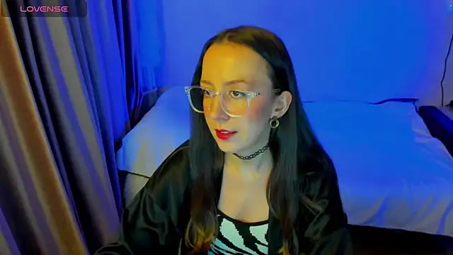 Snapshot of CurlySteph chatting on 03-06-26, 06:26 CurlySteph online show from 03-06-26, 06:26