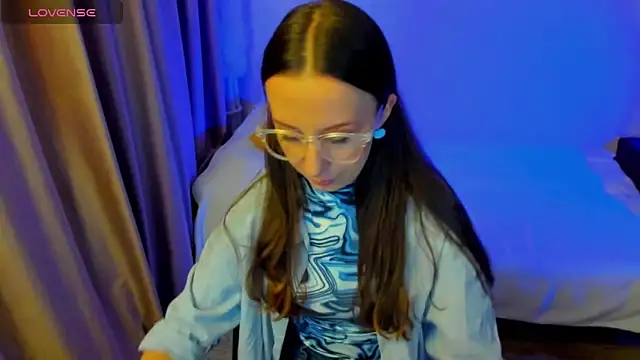 Snapshot of CurlySteph chatting on 03-23-26, 07:07 CurlySteph online show from 03-23-26, 07:07