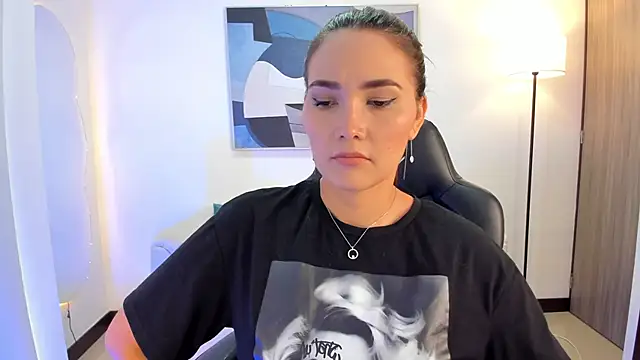 SaraParker  online show from 10-31-25, 04:08