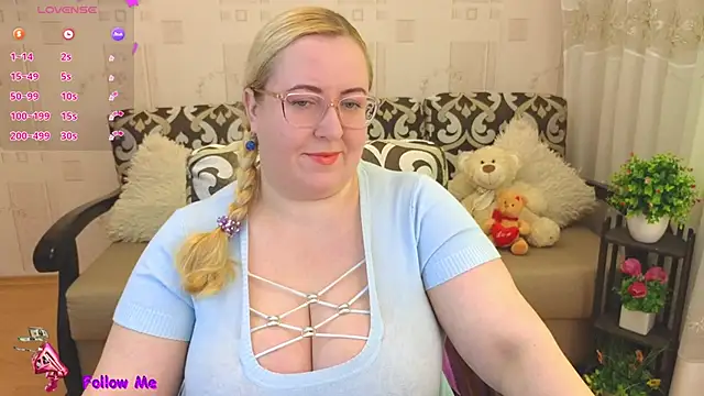 Snapshot of Ginesia chatting on 02-13-25, 01:37 Ginesia online show from 02-13-25, 01:37