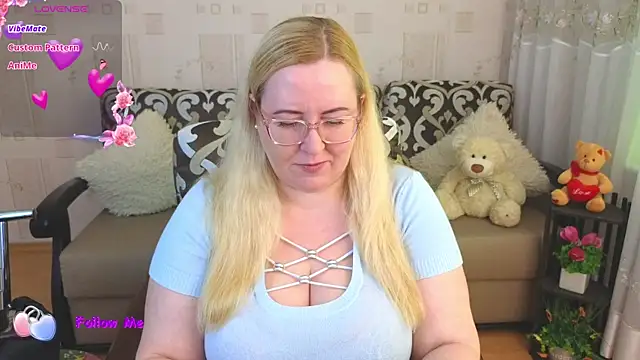 Snapshot of Ginesia chatting on 03-12-25, 01:40 Ginesia online show from 03-12-25, 01:40