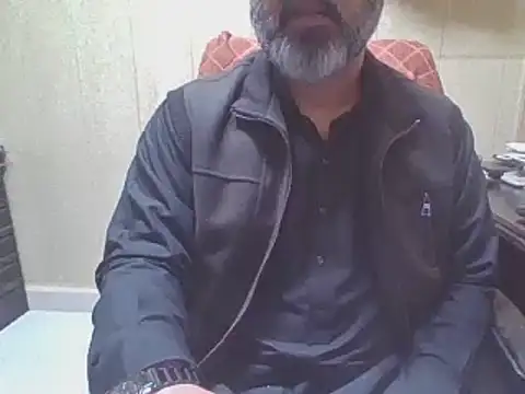 Snapshot of hairymaster95 chatting on 01-06-26, 04:27 hairymaster95 online show from 01-06-26, 04:27