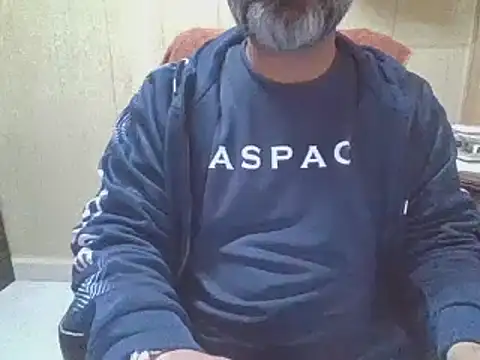 Snapshot of hairymaster95 chatting on 01-18-26, 08:07 hairymaster95 online show from 01-18-26, 08:07