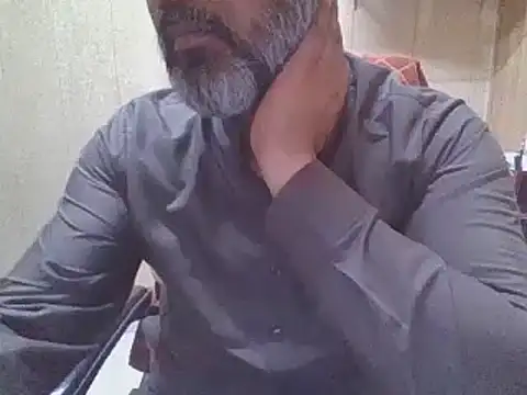 Snapshot of hairymaster95 chatting on 03-05-26, 08:10 hairymaster95 online show from 03-05-26, 08:10