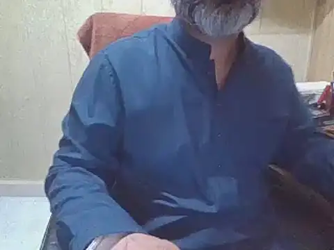 Snapshot of hairymaster95 chatting on 03-10-26, 06:40 hairymaster95 online show from 03-10-26, 06:40