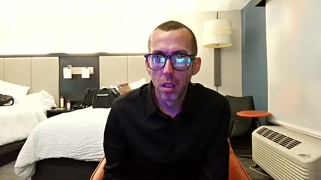 Snapshot of smokenstrokex chatting on 10-06-25, 03:15 smokenstrokex online show from 10-06-25, 03:15