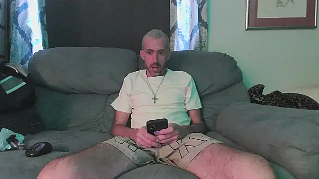 Snapshot of smokenstrokex chatting on 10-15-25, 01:33 smokenstrokex online show from 10-15-25, 01:33