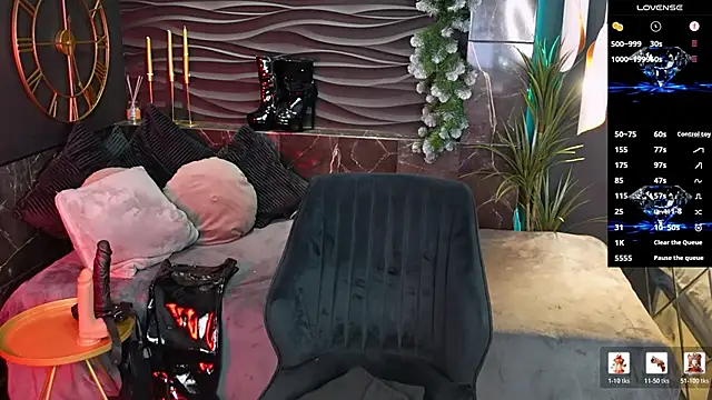 Snapshot of KylieMellow chatting on 01-12-26, 01:16 KylieMellow online show from 01-12-26, 01:16