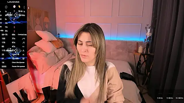 Snapshot of KylieMellow chatting on 02-16-26, 05:36 KylieMellow online show from 02-16-26, 05:36